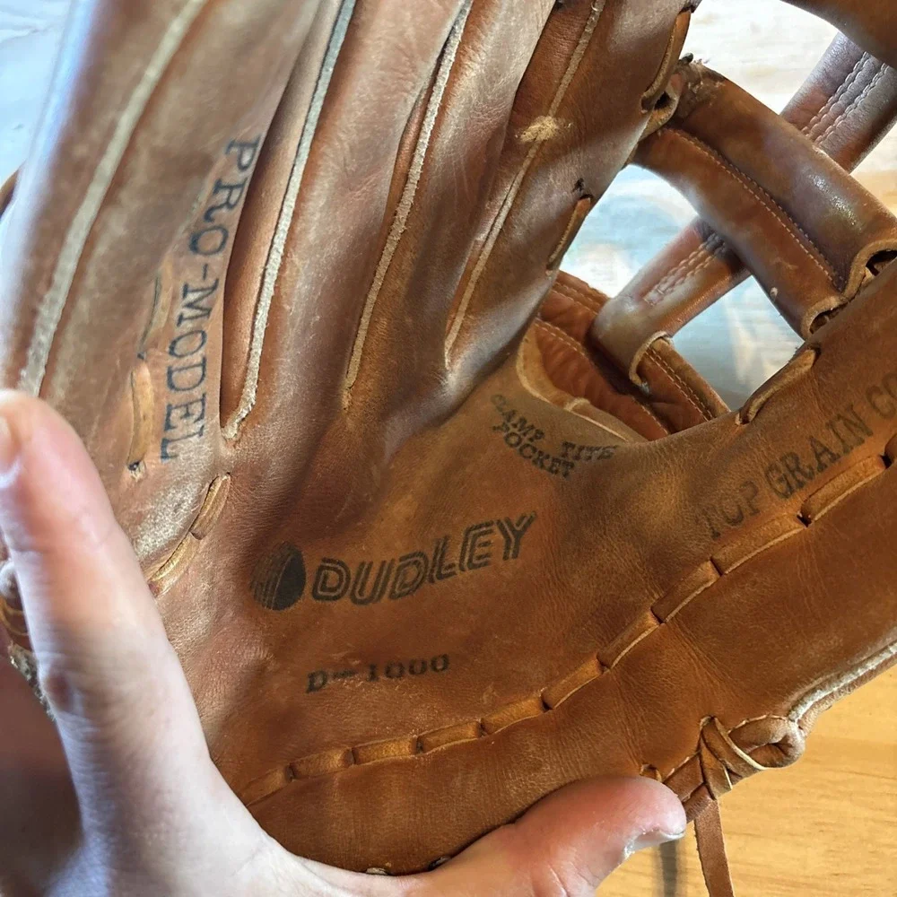 Dudley D-1000 Pro Model Baseball Softball Leather Glove Left Hand Throw